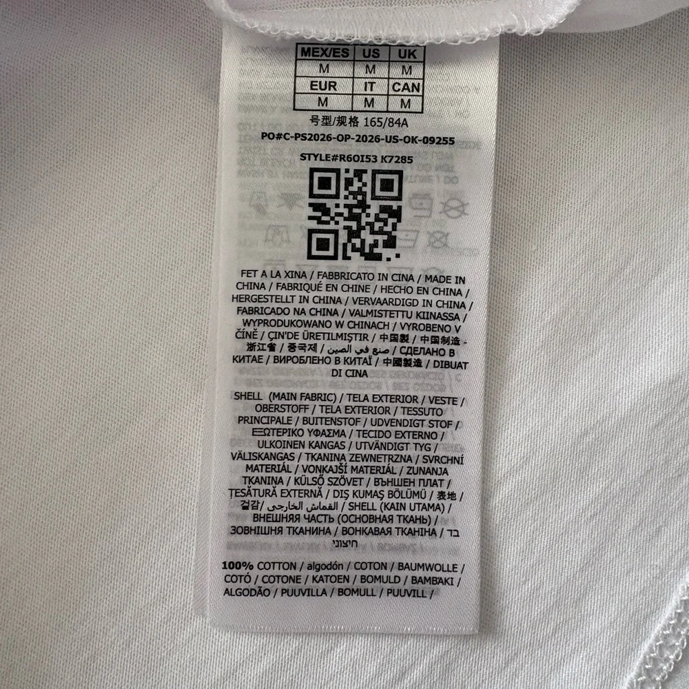 NWT-GUESS Pure White Short Sleeve Embossed Logo Tee - Picture 3 of 7